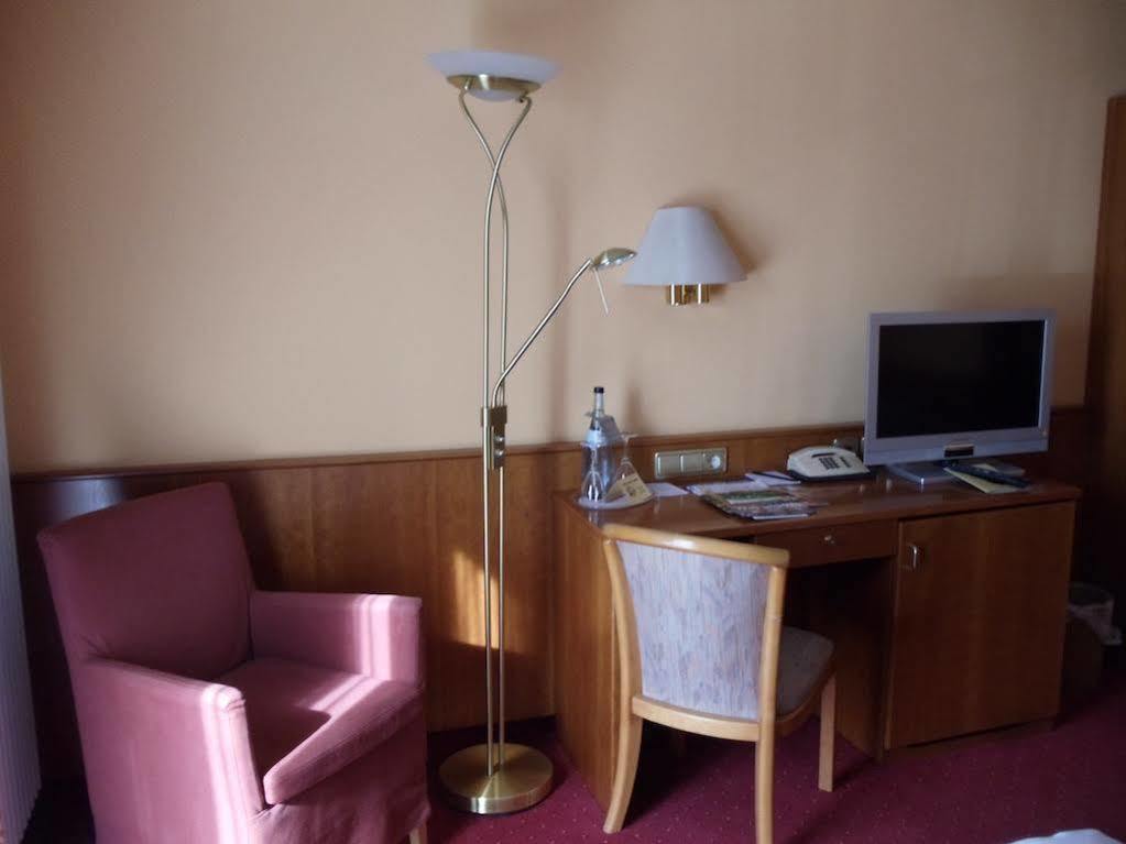 Hotel garni An den Salinen Bad Dürkheim Buitenkant foto